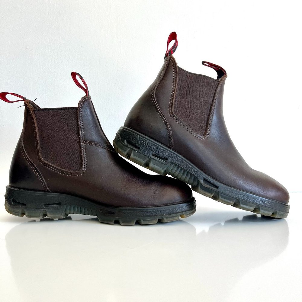 Standard width.  Need wide fit.  Excellent condition